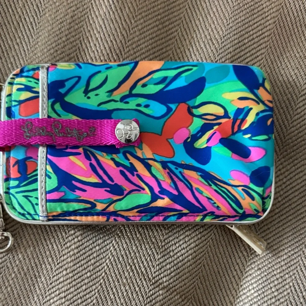 Lilly Pulitzer Multicolor Tropical Print Crossbody Phone Case with Pink Strap